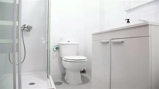 Rooms in Madrid Tetuán - photo 9