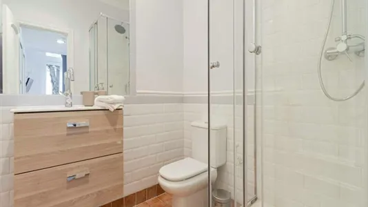 Rooms in Madrid Centro - photo 9