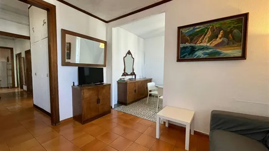 Rooms in Barcelona Ciutat Vella - photo 9