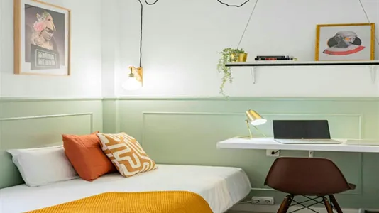 Rooms in Madrid Centro - photo 9