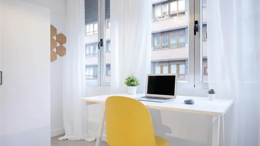 Rooms in Madrid Chamberí - photo 2