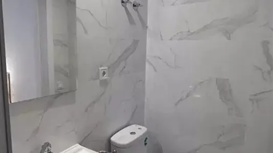 Rooms in Barcelona Eixample - photo 9