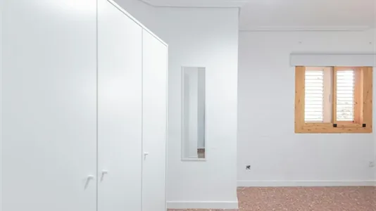 Rooms in Mislata - photo 7