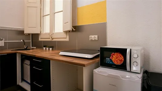 Rooms in Barcelona Eixample - photo 5