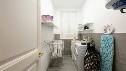 Rooms in Barcelona Eixample - photo 2