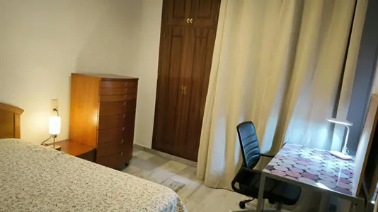 Rooms in Granada - photo 1