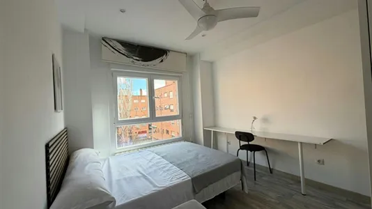 Rooms in Madrid Usera - photo 1