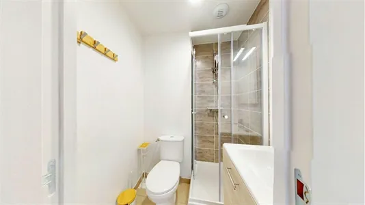 Rooms in Lyon - photo 4