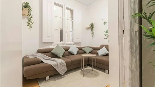 Rooms in Barcelona Ciutat Vella - photo 9