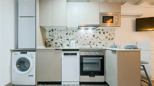 Apartments in Barcelona Ciutat Vella - photo 3
