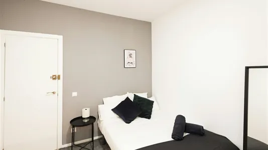 Rooms in Madrid Centro - photo 1