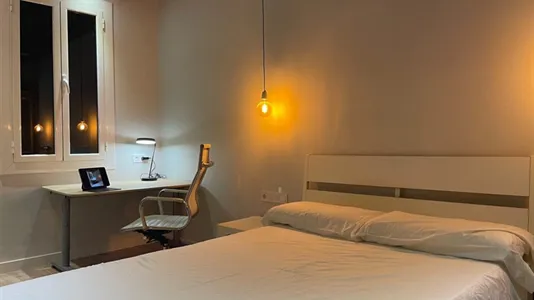 Rooms in Barcelona Ciutat Vella - photo 6