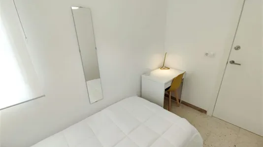 Rooms in Granada - photo 4