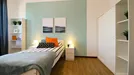 Room for rent, Brescia, Lombardia, &lt;span class=&quot;blurred street&quot; onclick=&quot;ProcessAdRequest(14254096)&quot;&gt;&lt;span class=&quot;hint&quot;&gt;See streetname&lt;/span&gt;[xxxxxxxxxxxxx]&lt;/span&gt;