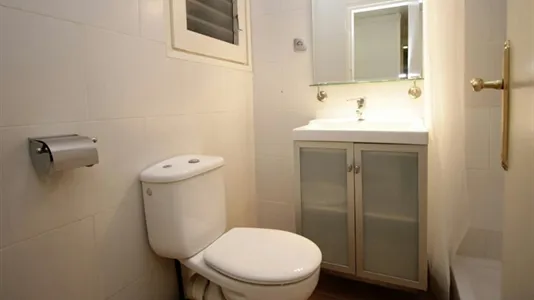 Rooms in Barcelona Sants-Montjuïc - photo 8