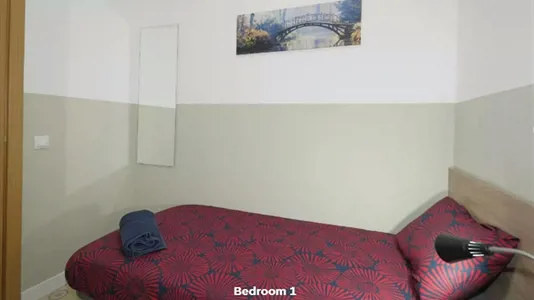 Rooms in Barcelona Ciutat Vella - photo 2