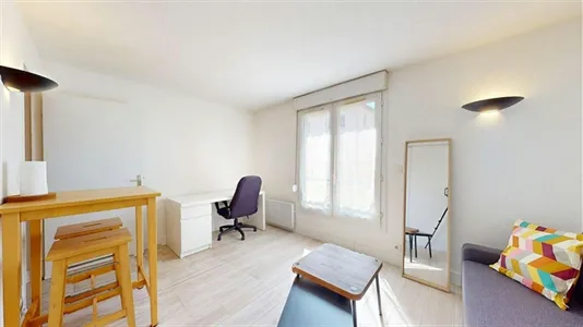 Apartments in Lyon - photo 2