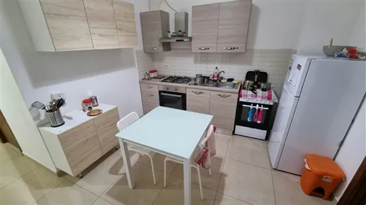 Rooms in Napoli Municipalità 4 - photo 8