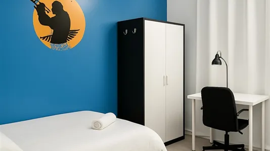 Rooms in Barcelona Ciutat Vella - photo 1