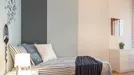 Room for rent, Turin, Piemonte, &lt;span class=&quot;blurred street&quot; onclick=&quot;ProcessAdRequest(7930724)&quot;&gt;&lt;span class=&quot;hint&quot;&gt;See streetname&lt;/span&gt;[xxxxxxxxxxxxx]&lt;/span&gt;