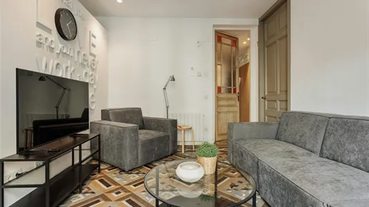 Rooms in Barcelona Eixample - photo 10