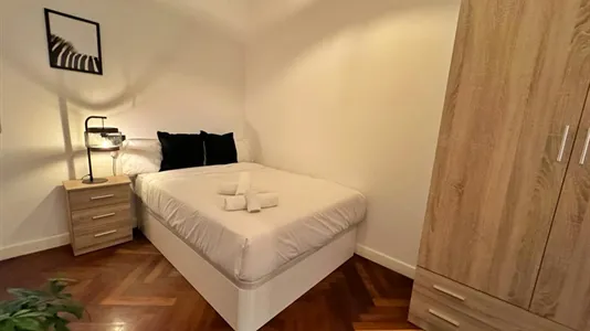 Rooms in Barcelona Eixample - photo 6