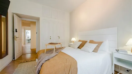 Rooms in Madrid Chamberí - photo 3