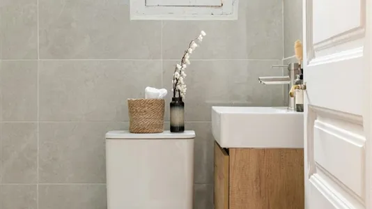 Rooms in Barcelona Eixample - photo 9