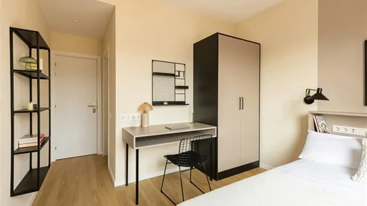Rooms in Barcelona Sarrià-St. Gervasi - photo 4