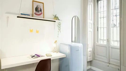 Rooms in Madrid Centro - photo 7