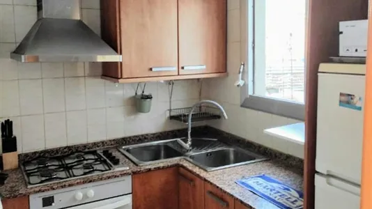 Rooms in Barcelona Ciutat Vella - photo 5