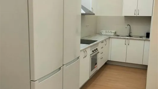Rooms in Barcelona Eixample - photo 8