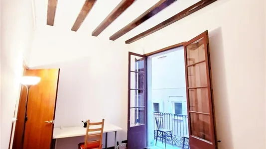 Rooms in Barcelona Ciutat Vella - photo 5