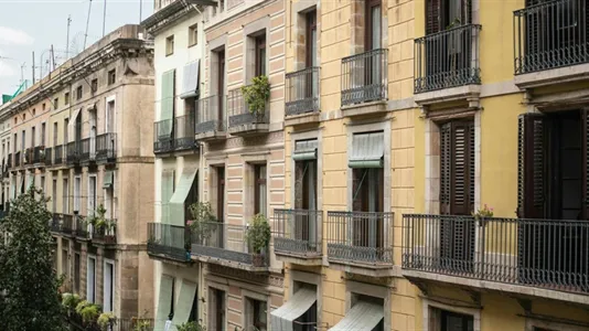 Rooms in Barcelona Ciutat Vella - photo 2