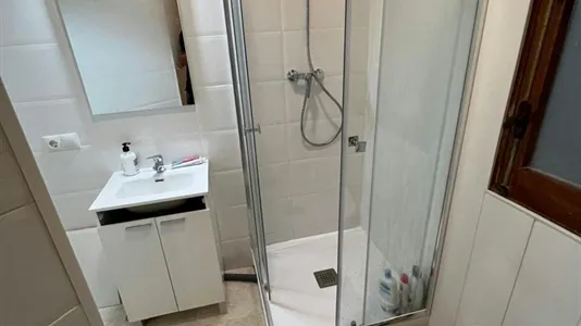 Rooms in Barcelona Eixample - photo 10