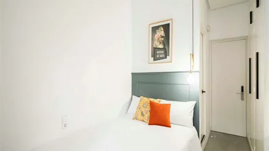 Rooms in Madrid Centro - photo 9