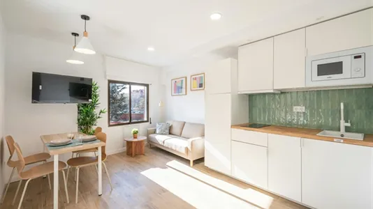 Apartments in Los Claveles - photo 1