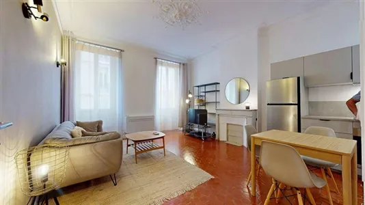 Apartments in Toulon - photo 2