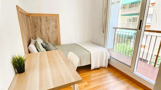 Rooms in el Camí de Vera - photo 4