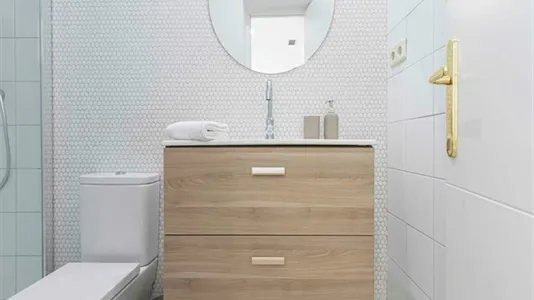 Rooms in Madrid Centro - photo 7
