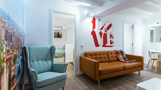 Rooms in Barcelona Ciutat Vella - photo 10