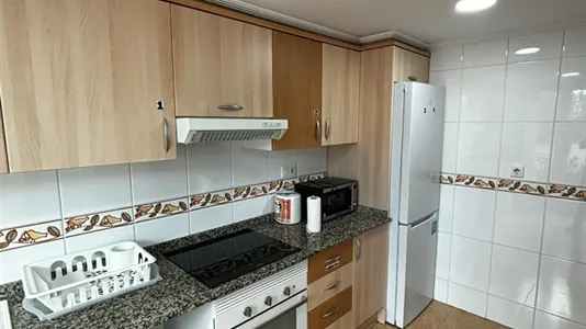 Rooms in Manises - photo 9