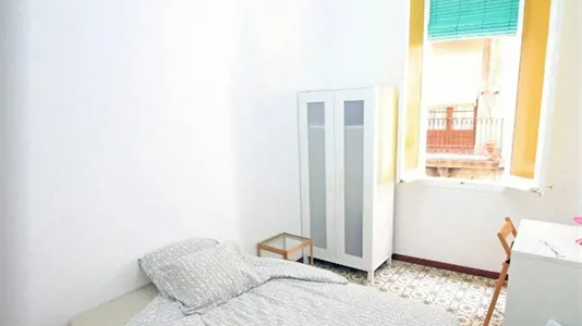 Rooms in Barcelona Ciutat Vella - photo 2