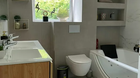 Houses in Main-Taunus-Kreis - photo 4