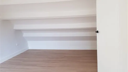 Houses in Location is not specified - photo 6