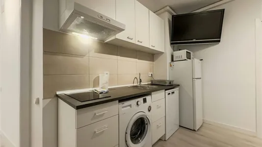 Apartments in Barcelona Eixample - photo 5