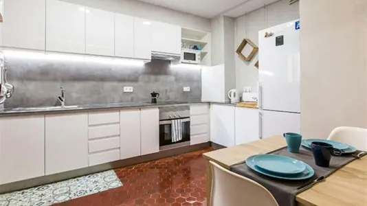 Rooms in Barcelona Eixample - photo 9