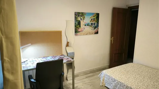 Rooms in Granada - photo 2