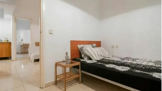 Rooms in Barcelona Ciutat Vella - photo 1