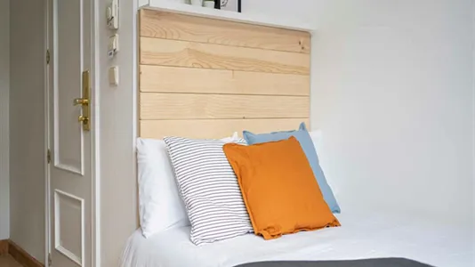 Rooms in Madrid Centro - photo 8